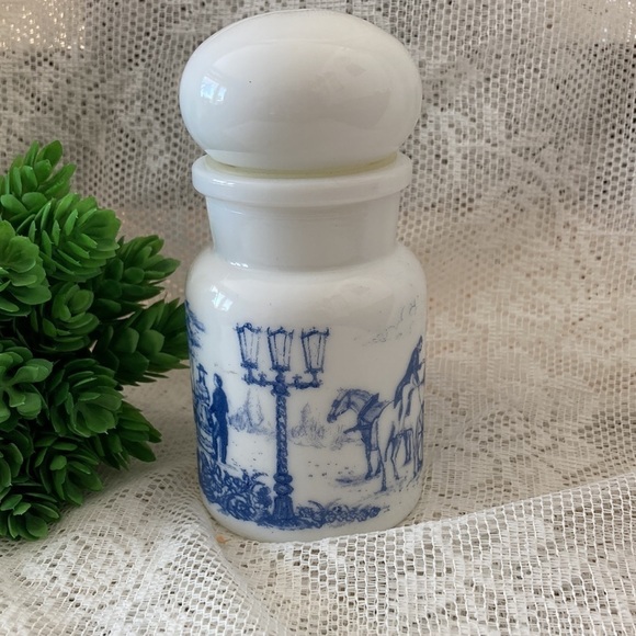 Vintage Bubble top apothecary jar, white milk glass/blue etchings. Great cond. - Picture 3 of 6